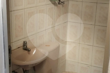 Sobrado à venda com 4 quartos, sendo 1 suíte, em Vila Nivi, São Paulo, SP