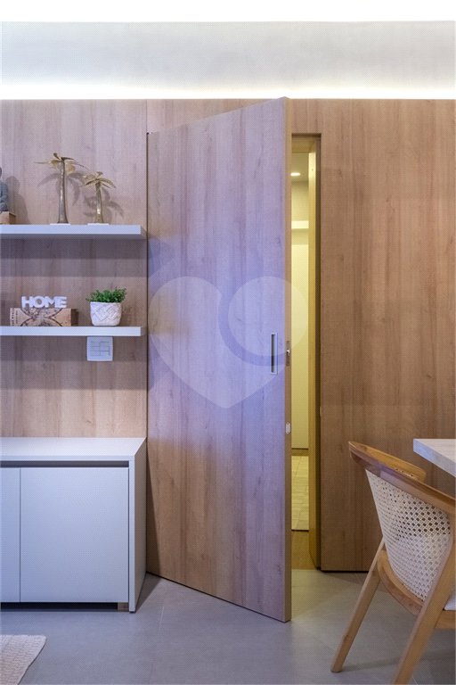 Apartamento à venda com 3 quartos, sendo 1 suíte, em Pitangueiras, Guarujá, SP