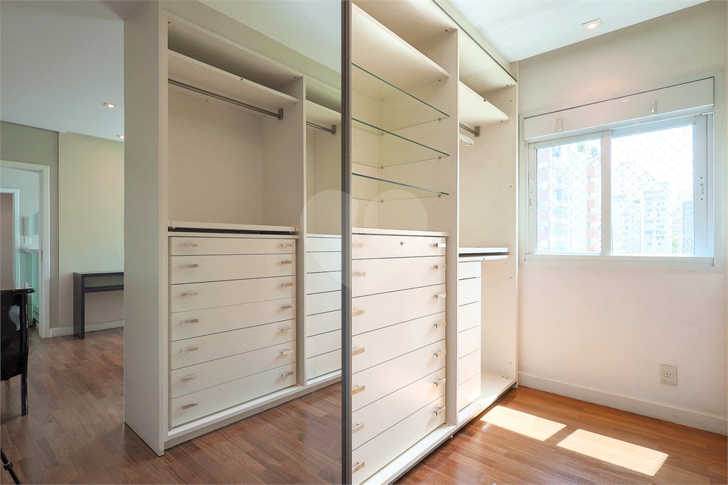 Apartamento à venda com 4 suítes,  em Jardim Paulistano, São Paulo, SP