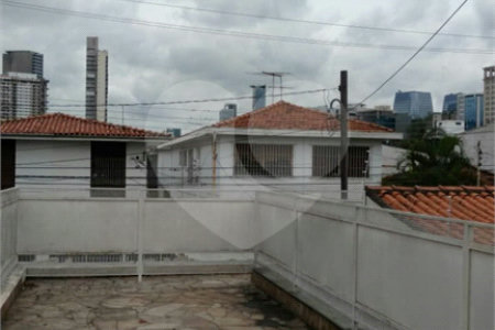 Sobrado à venda com 3 quartos, sendo 1 suíte, em Brooklin Paulista, São Paulo, SP