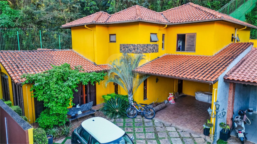 Casa à venda ou para alugar com 4 quartos, sendo 3 suítes,  no condomínio Da Serra, São Paulo - SP