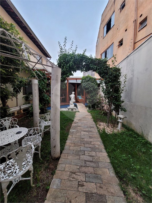 Casa à venda com 4 quartos, sendo 2 suítes,  em Vila Bela Flor, Mogi das Cruzes, SP