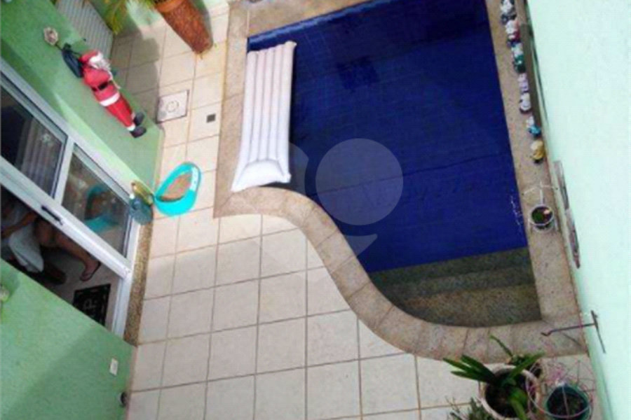 Sobrado à venda com 3 quartos, sendo 1 suíte, em Tremembé, São Paulo, SP