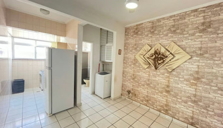Apartamento na Quadra da Praia na Ponta da Praia – Andar Alto | Excelente Oportunidade em Santos!