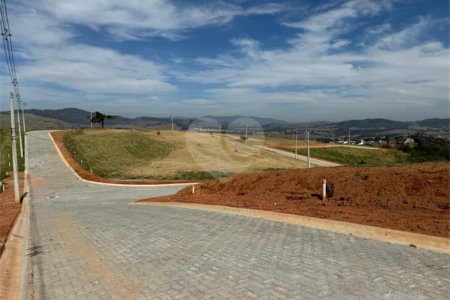 Terreno à venda no condomínio Paraíso da Montanha, Piracaia - SP