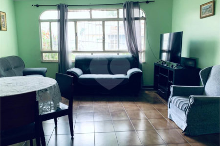 Casa à venda com 3 quartos, sendo 1 suíte,  em Bosque da Saúde, São Paulo, SP