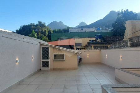 Casa de Vila à venda com 2 quartos, sendo 1 suíte,  em Rio de Janeiro, RJ