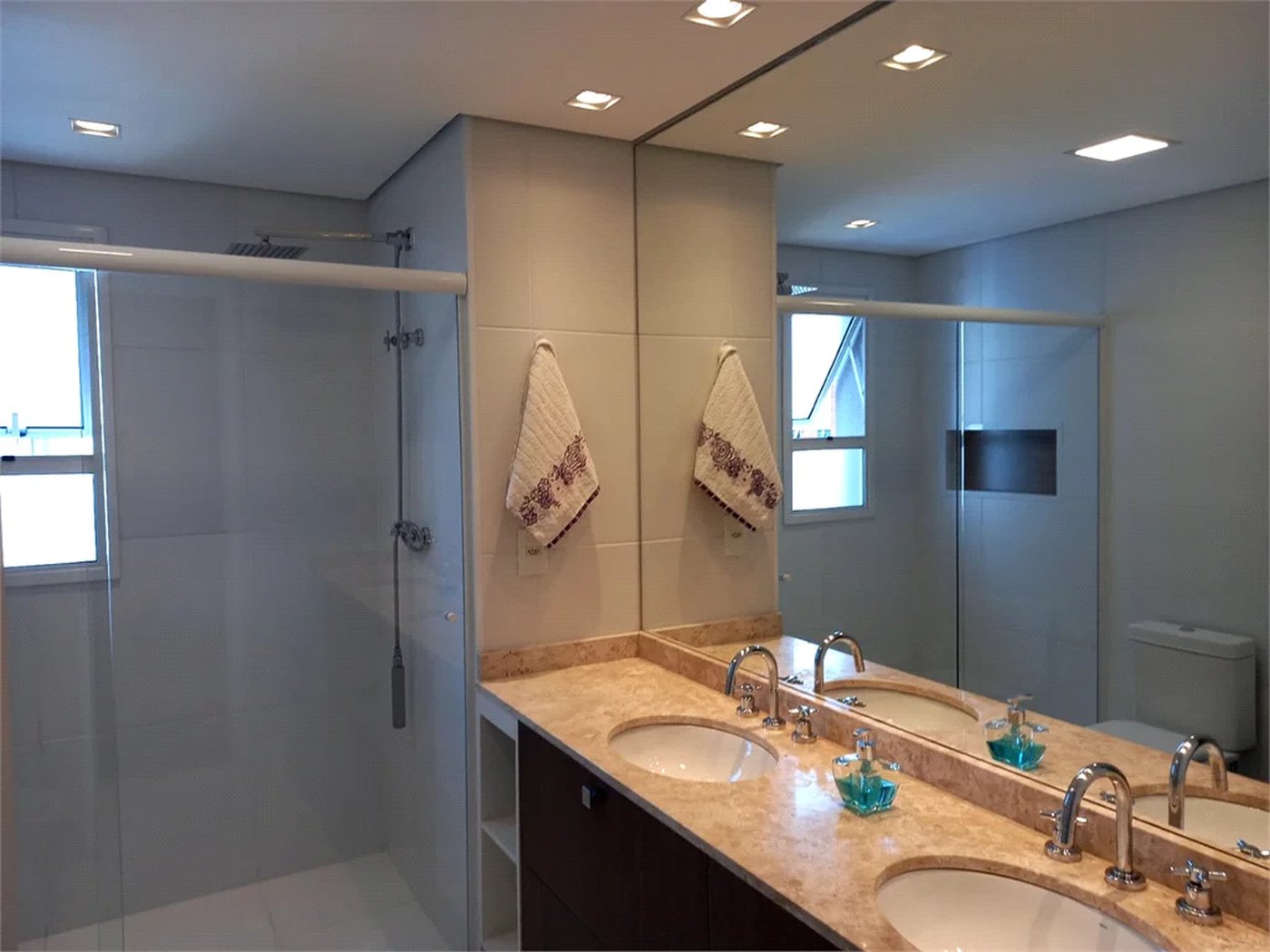 Apartamento à venda com 4 suítes em Vila Suzana, São Paulo, SP