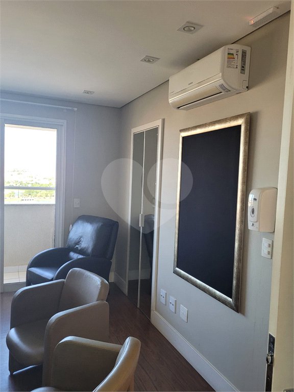 Sala Comercial - Office Premium - Indaiatuba - Venda - Torre Corporate - 7º andar - Complexo Office Premium de 3 torres de salas comerciais, um shopping e um conjunto residencial. Sala sem os moveis das fotos, Dois subsolos de garagem, além de garagem no térreo. Área da unidade: 39,99m2