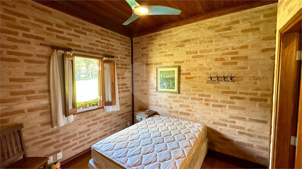 Casa para venda no Condomínio Vivenda do Broa.