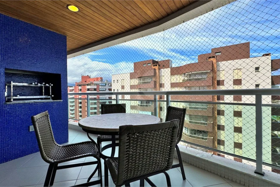 Apartamento à venda com 3 quartos, sendo 1 suíte,  em Riviera de São Lourenço, Bertioga, SP