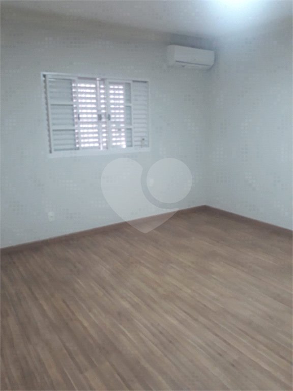 Excelente casa para venda no Parque Fher