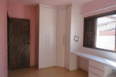 Sobrado à venda com 3 quartos, sendo 1 suíte, em Parque Ipê, São Paulo, SP
