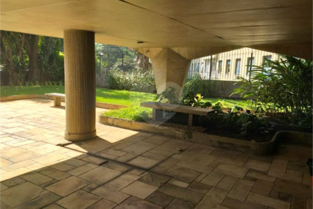 Lindo apartamento entre Jardim Europa e Itaim Bibi com 168m²