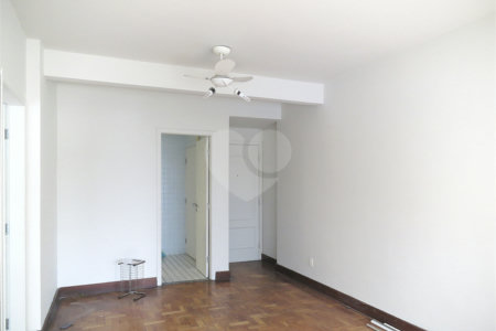 Apartamento com uma suíte na Bela Vista