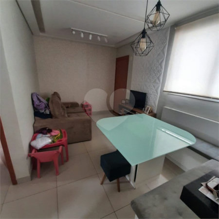 Apartamento no Condomínio Residencial Monte Logan