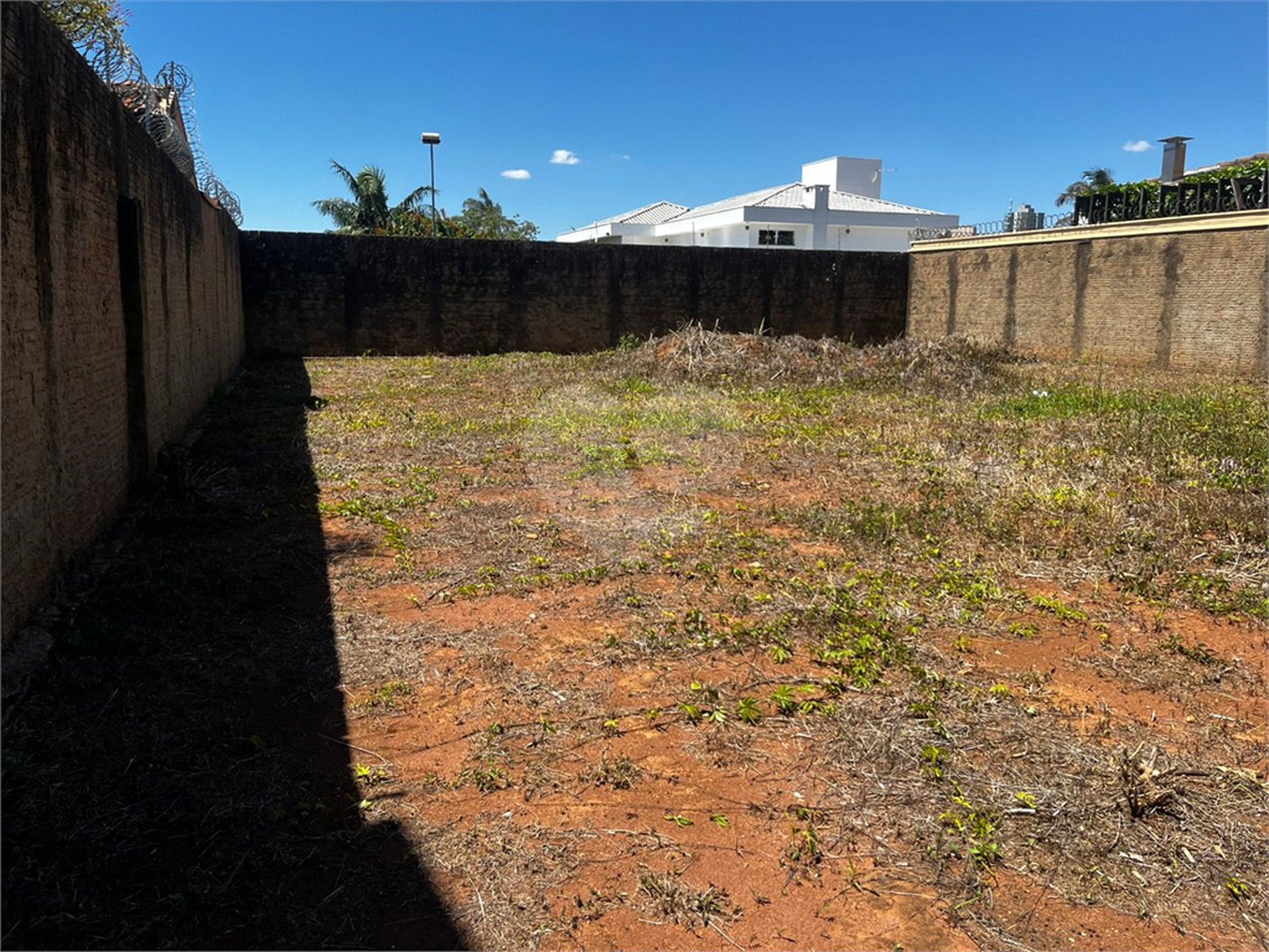 Terreno com 586,00 m² á Venda.