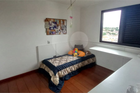 Apartamento à Venda em Mirandópolis com 4 Dormitórios, 2 Suítes e 4 Vagas