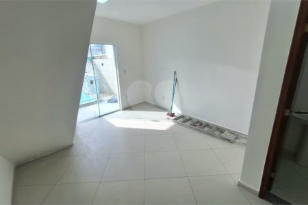 Excelente Casa Duplex | 2 Suítes | Garagem Subterrânea | Próxima ao West Shopping