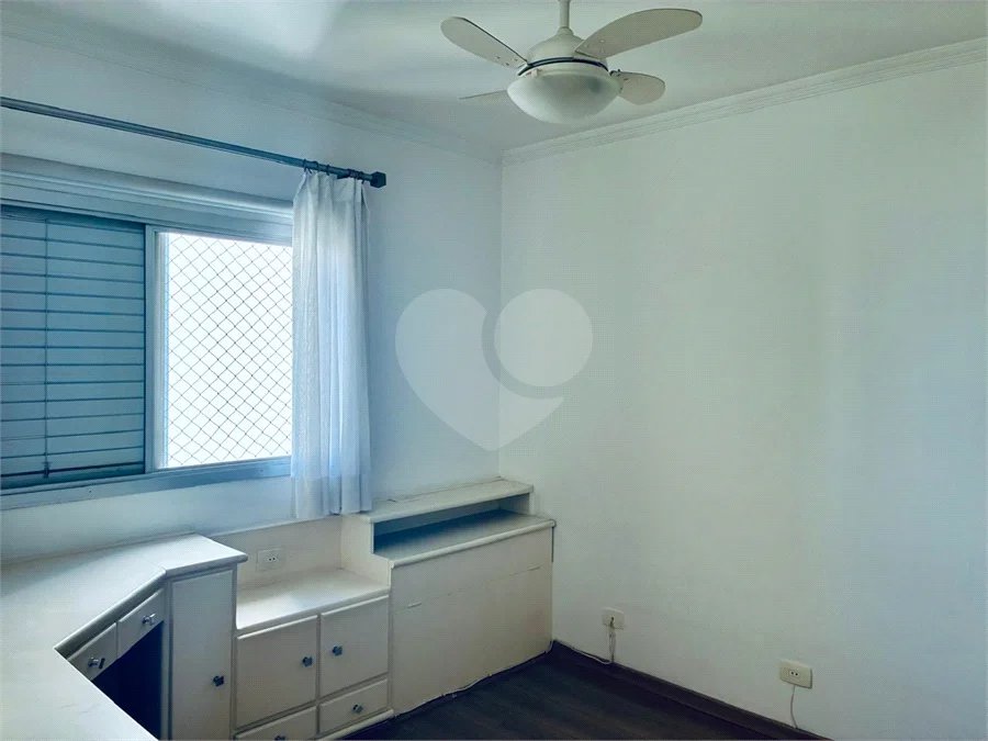 Apartamento de 130m2 à venda com 3 dormitórios e 2 vagas no Campo Belo