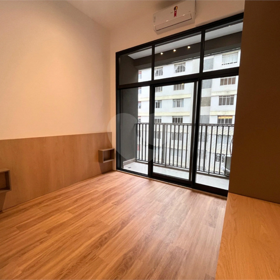 STUDIO EM PINHEIROS À VENDA OU LOCAÇÃO VENDER