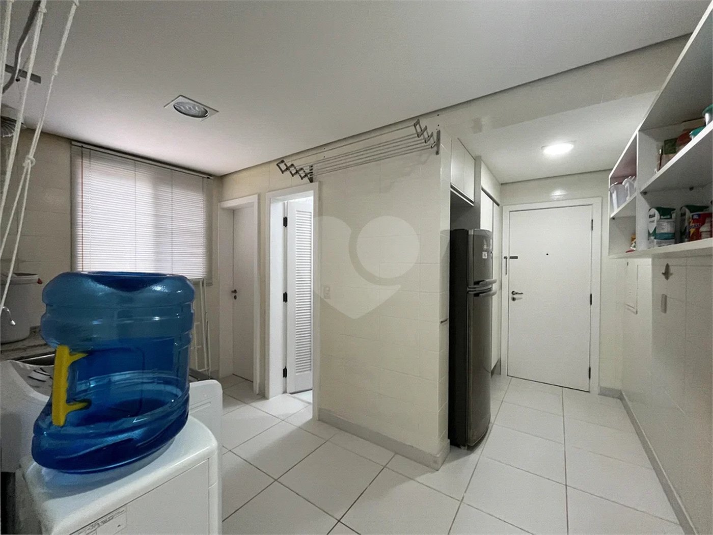 Apartamento à venda com 3 quartos, sendo 1 suíte, em Riviera de São Lourenço, Bertioga, SP