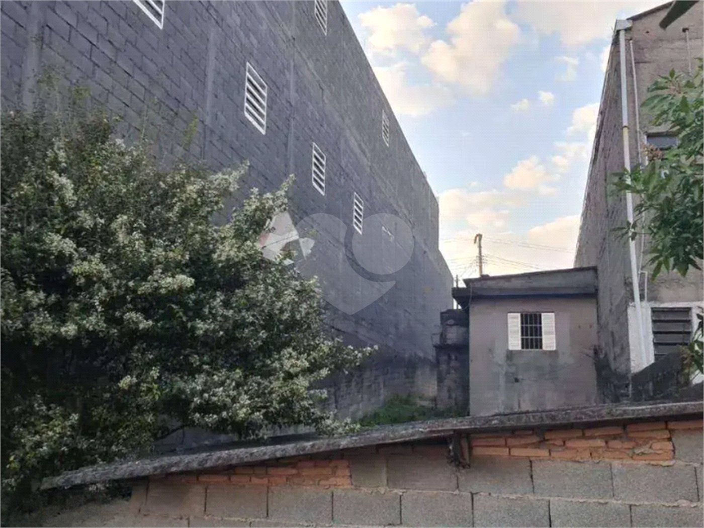 Terreno à Venda – Localização Privilegiada e Potencial para Construção de Galpão na Rua Fazenda Monte Alegre- Jaraguá, São Paulo