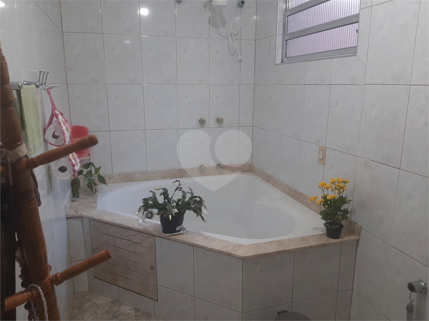 Bela casa com boa localização no bairro Portal do Sol