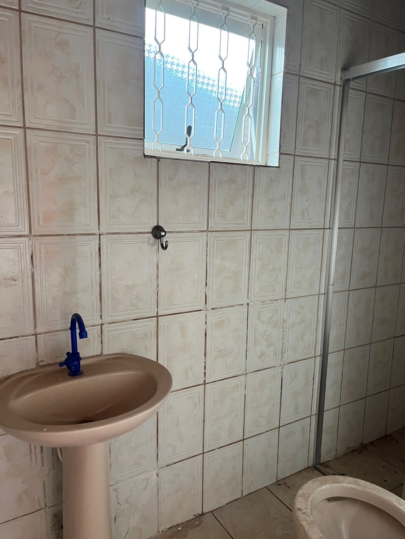 Casa para alugar com 4 quartos, sendo 2 suítes, no Centro, Três Lagoas, MS