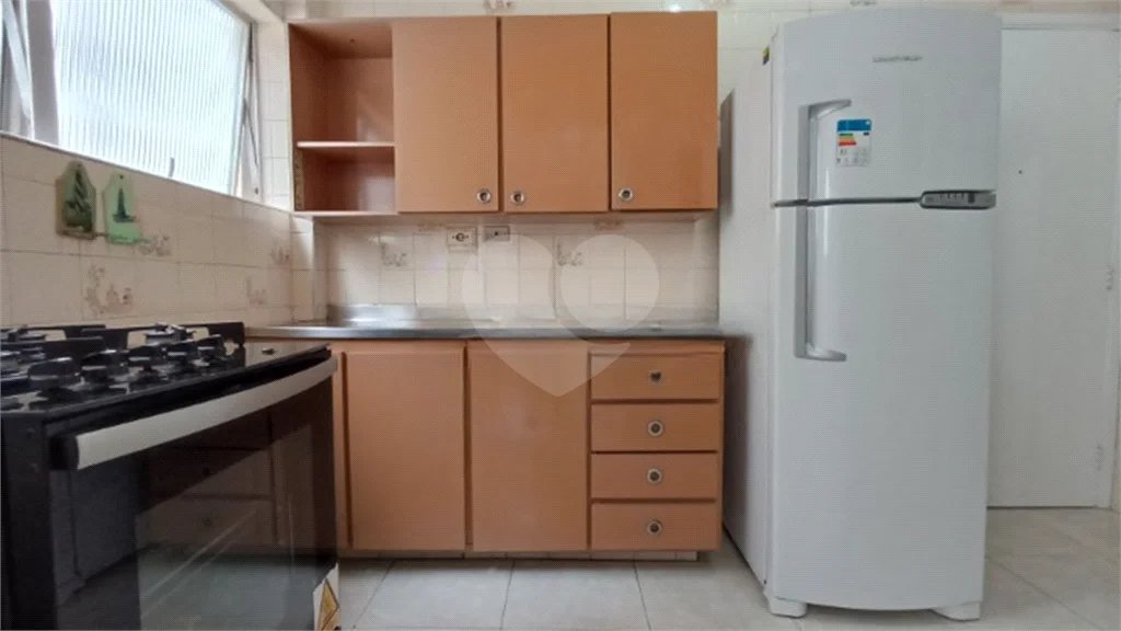 APARTAMENTO 2 QUARTOS (+1 REV.) MOBILIADO P/ALUGAR NO GUARUJÁ/PITANGUEIRAS 96m2 VISTA MAR
