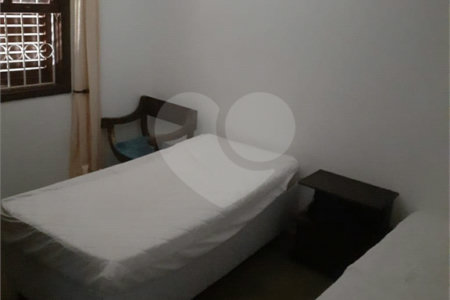 Casa Térrea com 3 quartos sendo 1 suíte. 1.400m² A/T. Jardim Floresta, Atibaia, SP