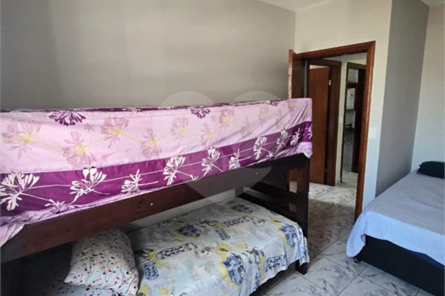 Belíssimo apartamento recém reformado na Praia Grande.