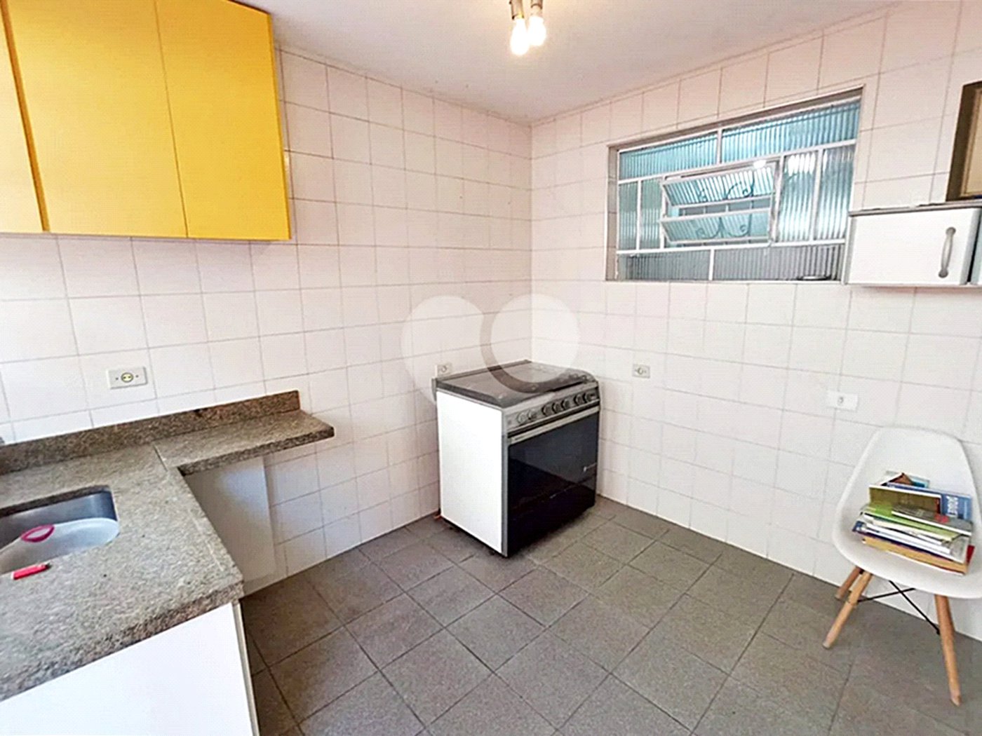 Casa Santa Teresinha | 4 Suítes | 280m² | 3 Vagas | Excelente Localização