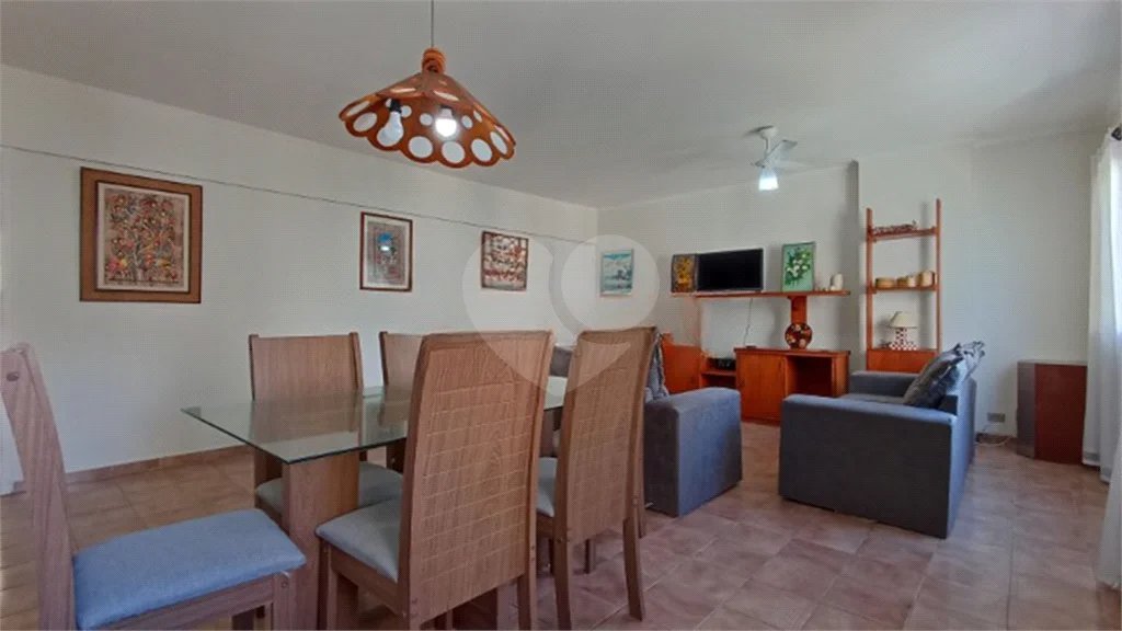 APARTAMENTO 2 QUARTOS (+1 REV.) MOBILIADO P/ALUGAR NO GUARUJÁ/PITANGUEIRAS 96m2 VISTA MAR