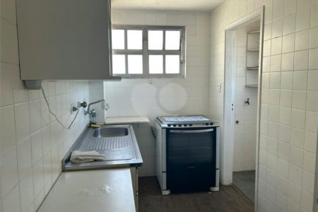 Onde o sossego encontra a praticidade: Seu novo refúgio no Planalto Paulista!Andar alto,vista privilegiada, 2 dormitorios,1 sala,cozinha e banheiro,SEM VAGA.