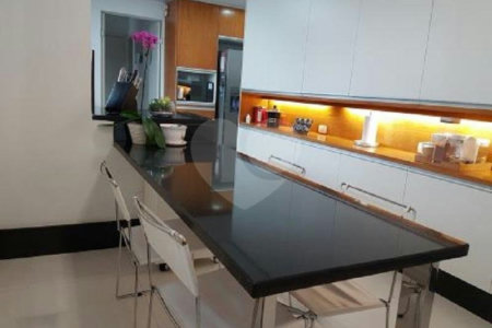 Apartamento de alto padrão à venda no Campo Belo – 214 m² | 4 dormitórios | 3 suítes | 4 vagas
