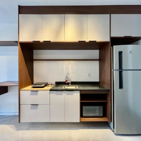 Studio novo e mobiliado para locação 26m² em Pinheiros – próximo ao metrô Faria Lima!