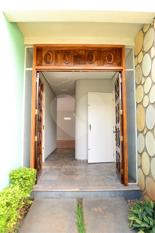 Casa térrea em Araraquara/SP.
