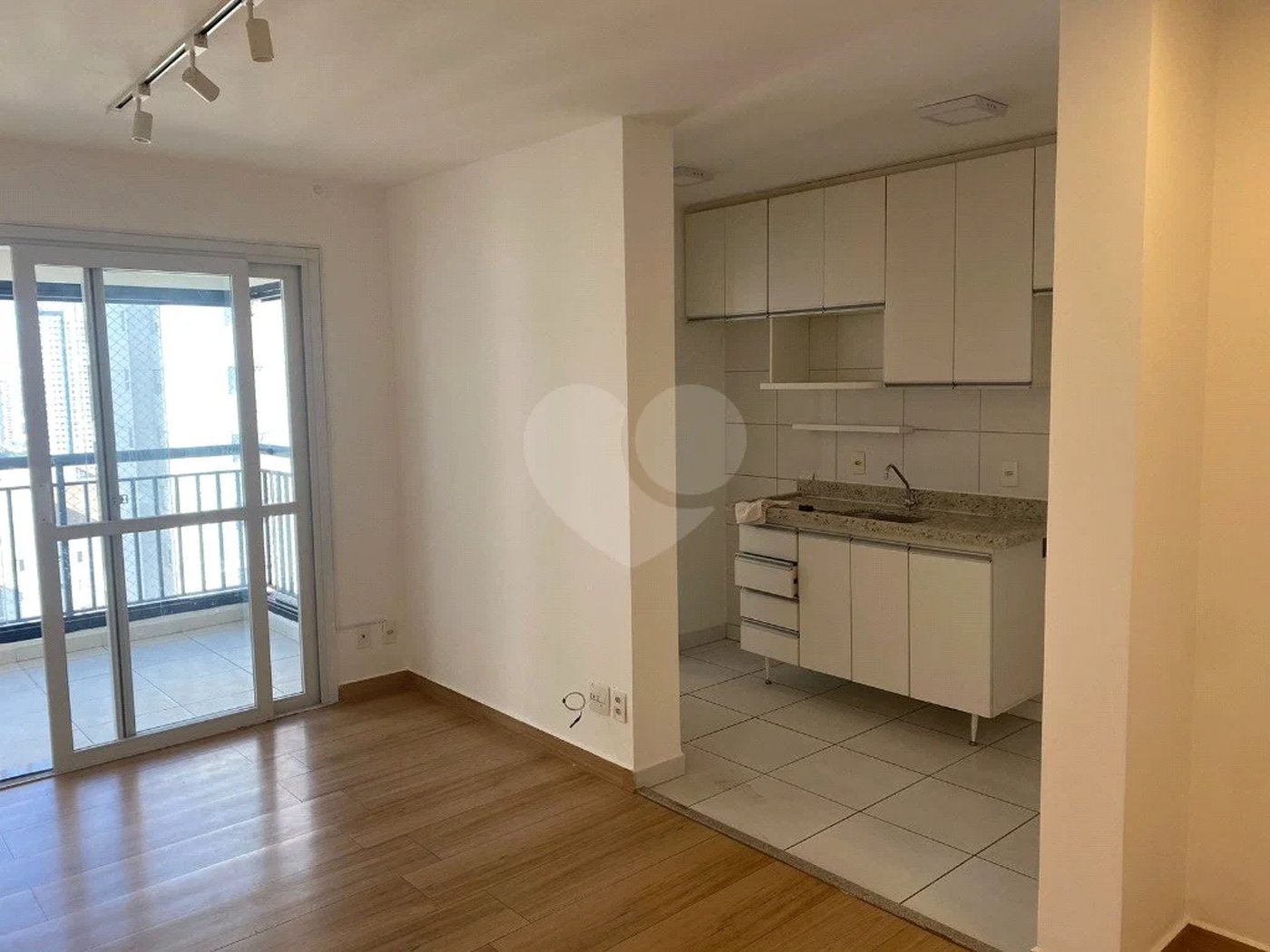 Apartamento com 70m² , 2 dormitórios , sendo 1 suíte , 1 vaga de garagem , à venda no bairro Campestre em Santo André.