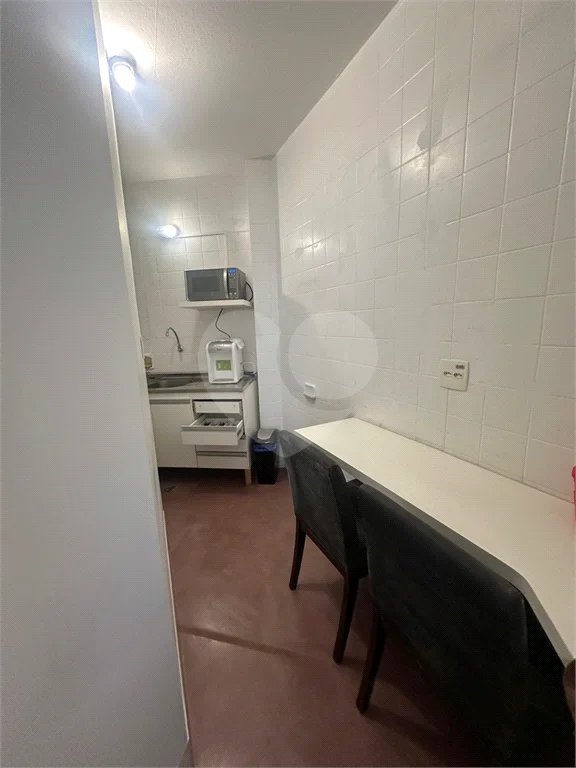 Sala comercial para venda ou locação na Avenida Paulista. 68m2