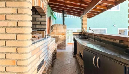 Sobrado à venda ou para alugar com 6 quartos, sendo 4 suítes, em Vila Monumento, São Paulo, SP