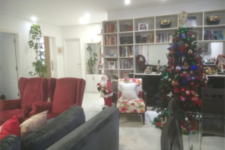 Apartamento de 3 quartos, 1 suíte, à venda no Paraíso. Impecável!