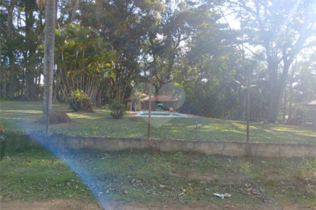 Terreno 200 m² com piscina e churrasqueira no Jardim Estância Brasil