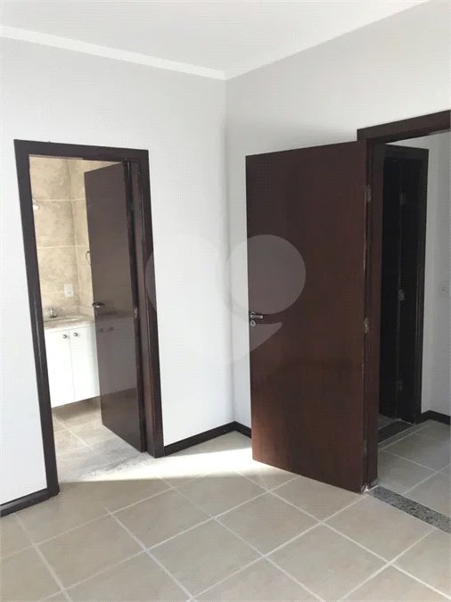 Casa assobradada à venda no Jardim Panorama – Vinhedo/SP