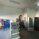 Casa térrea e salão comercial a venda no Jardim Bandeirantes.