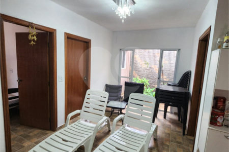 Casa à Venda - Estância Lagoa Dourada, Brotas-SP