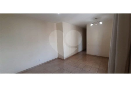 Apartamento - Bom Retiro - 3 dormitórios - 1 banheiro - 1 sala - 1 cozinha