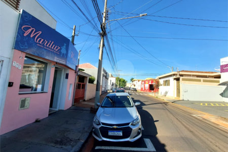 Casa residencial com ponto comercial a venda no Centro