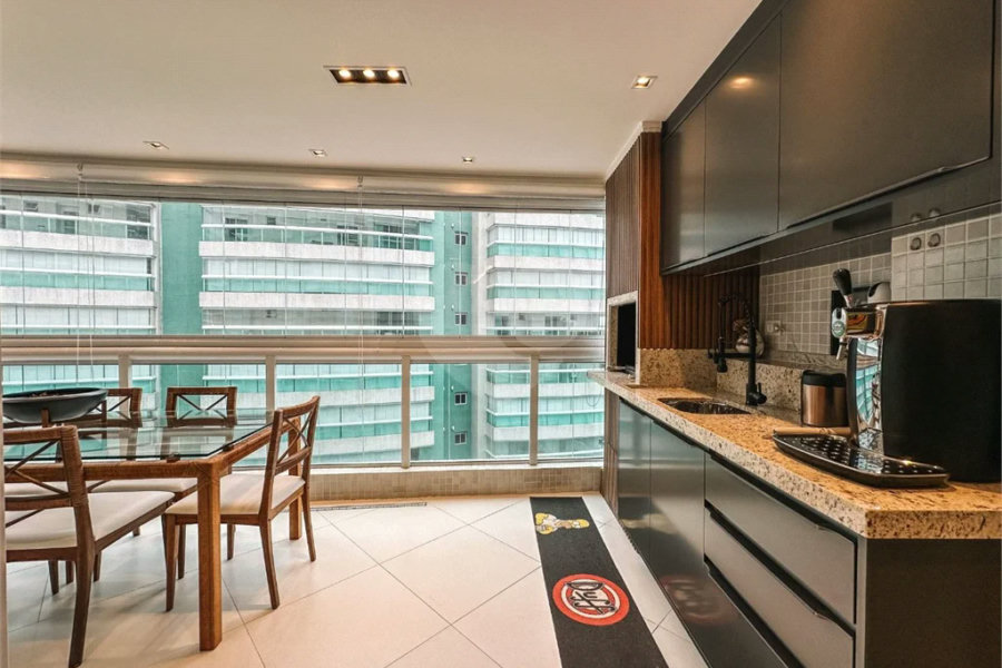 Apartamento à venda com 3 quartos, sendo 2 suítes,  em Riviera de São Lourenço, Bertioga, SP