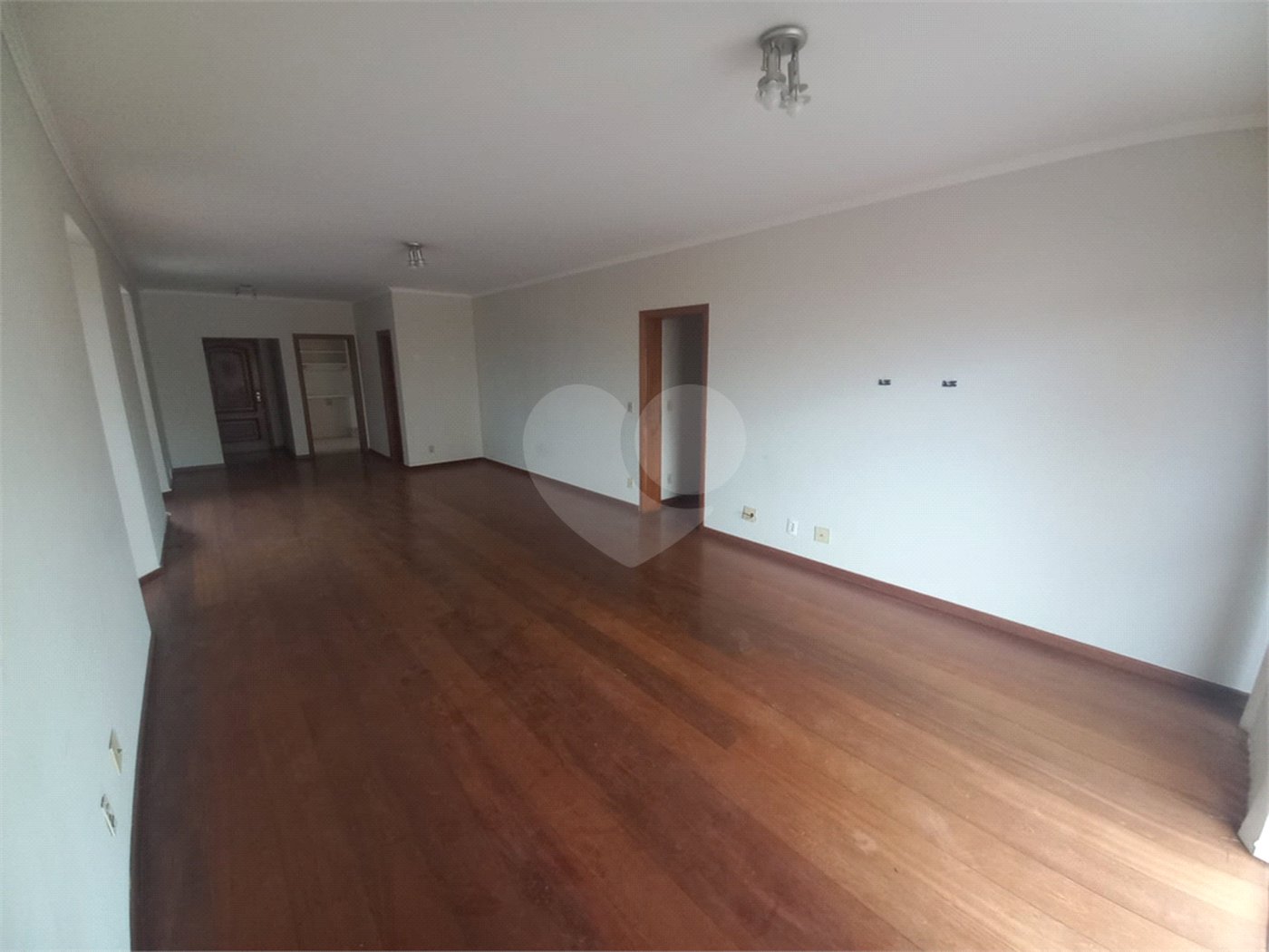 Apartamento para venda ou locação no Ed. Alexandre Previero